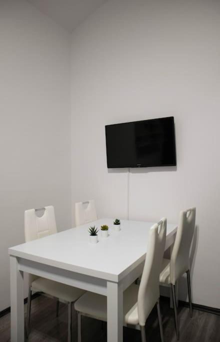 Modern Apartment In The Center Of Prag Eksteriør billede