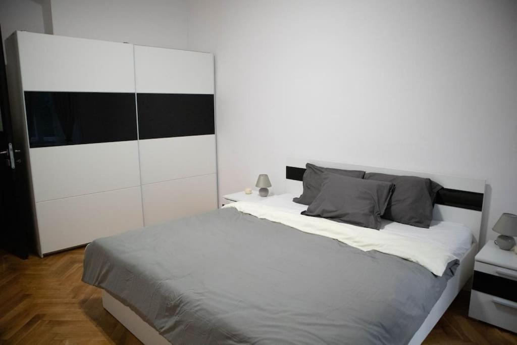 Modern Apartment In The Center Of Prag Eksteriør billede