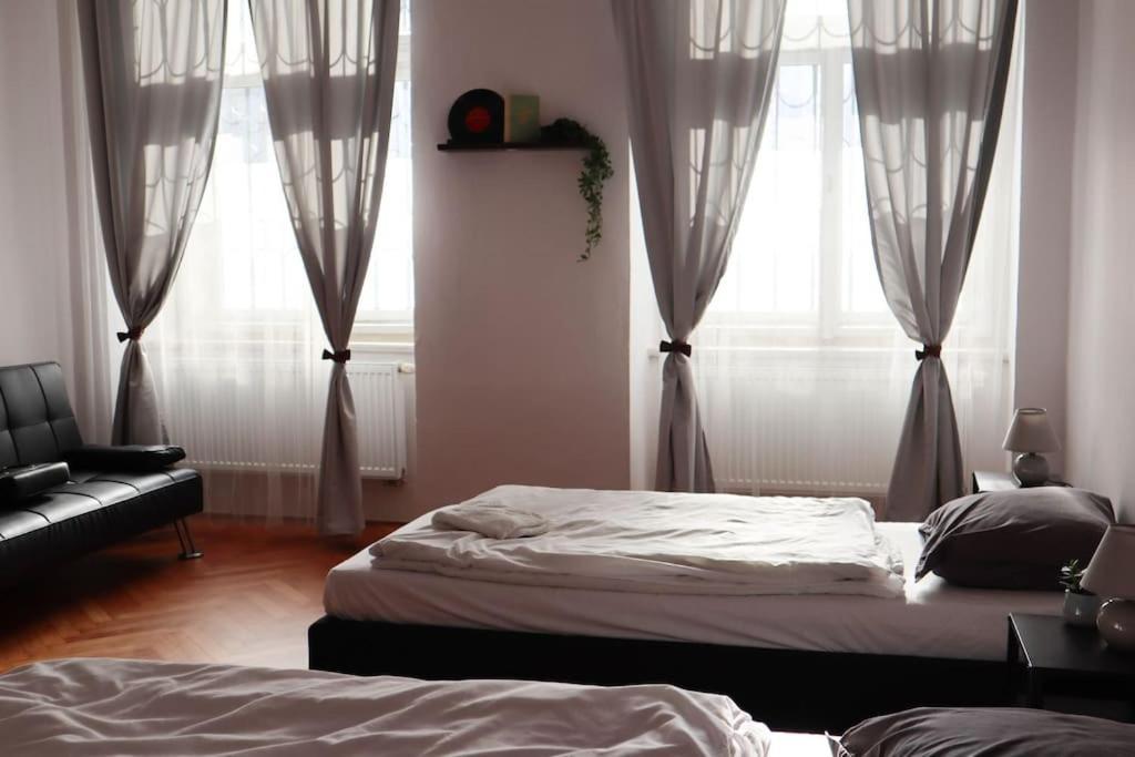 Modern Apartment In The Center Of Prag Eksteriør billede