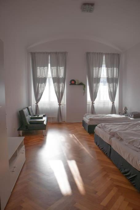Modern Apartment In The Center Of Prag Eksteriør billede