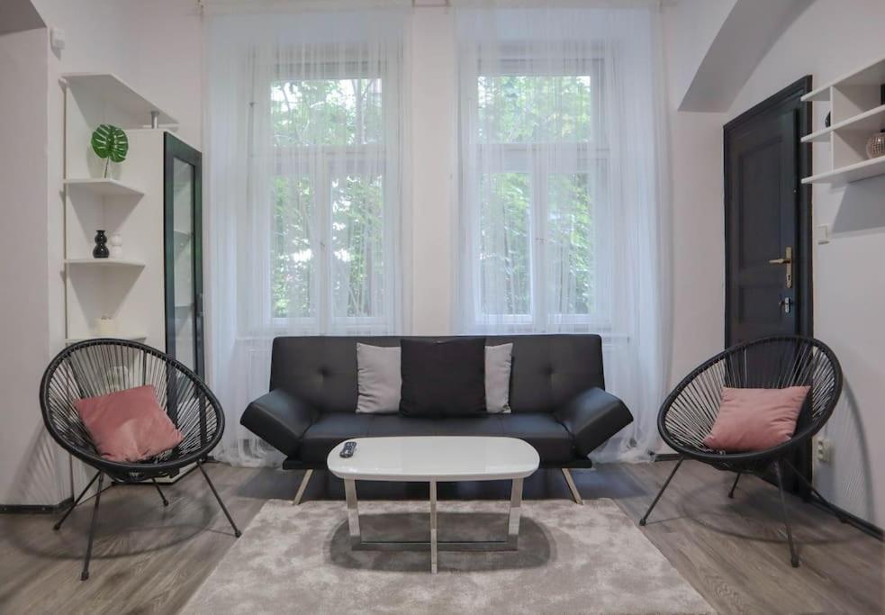 Modern Apartment In The Center Of Prag Eksteriør billede